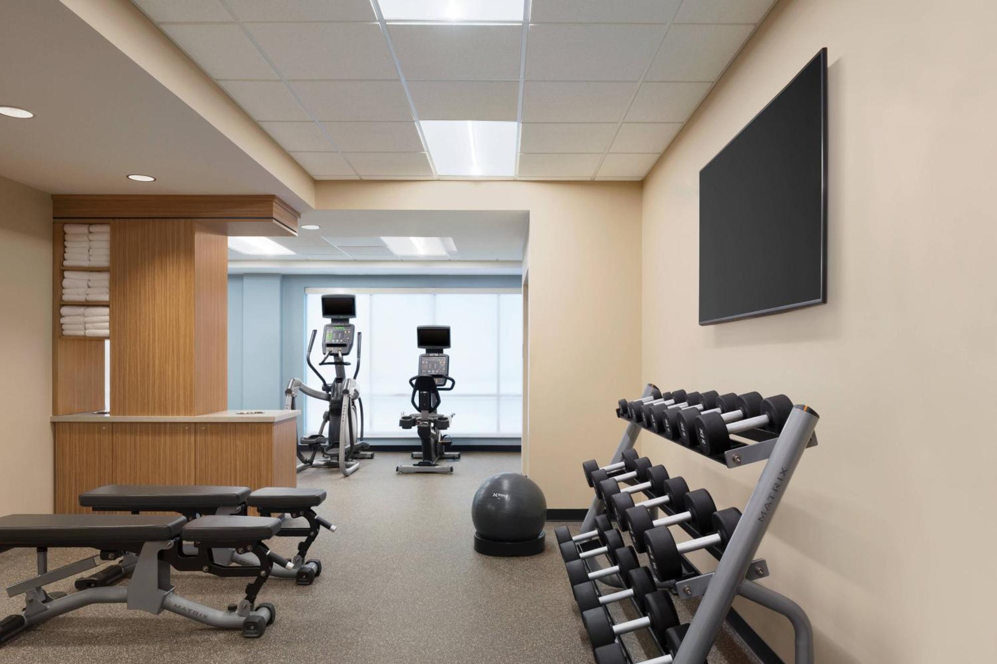 Towneplace Suites By Marriott Dubuque Downtown Exteriör bild