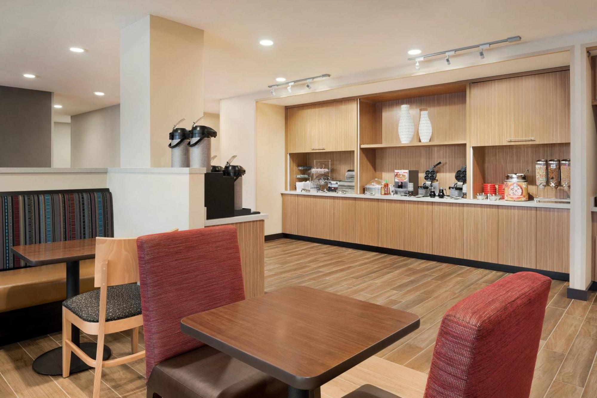 Towneplace Suites By Marriott Dubuque Downtown Exteriör bild