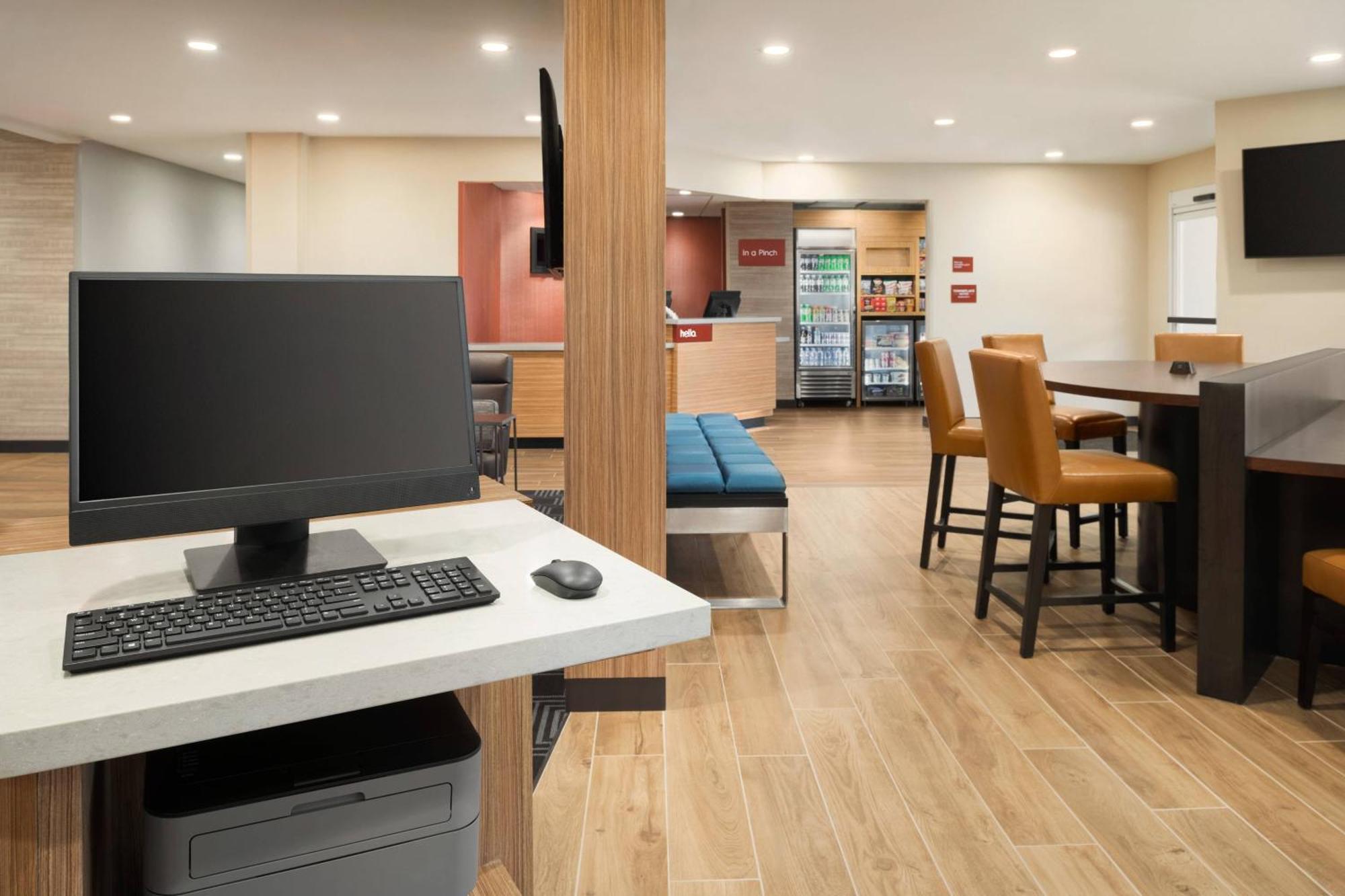 Towneplace Suites By Marriott Dubuque Downtown Exteriör bild