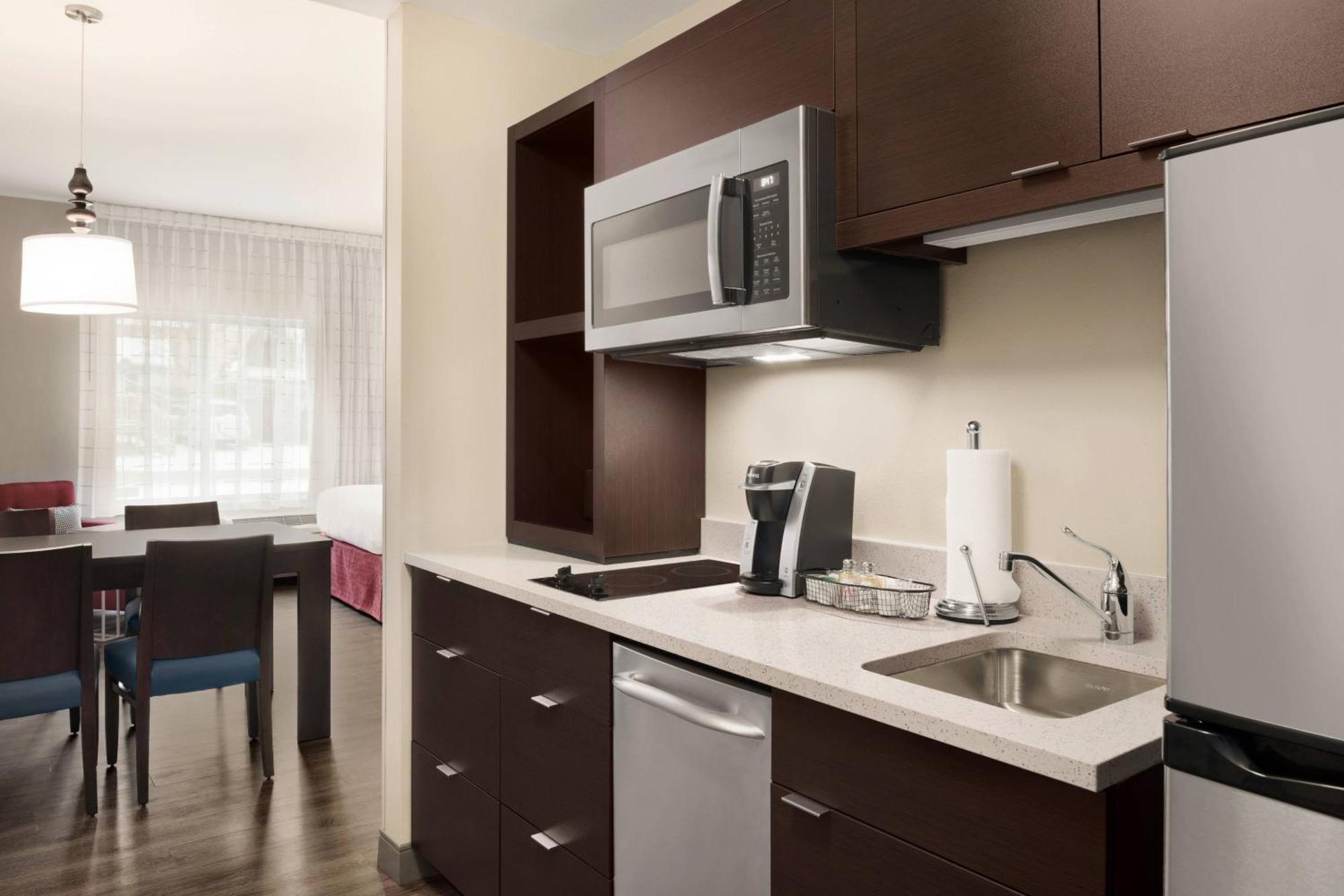Towneplace Suites By Marriott Dubuque Downtown Exteriör bild