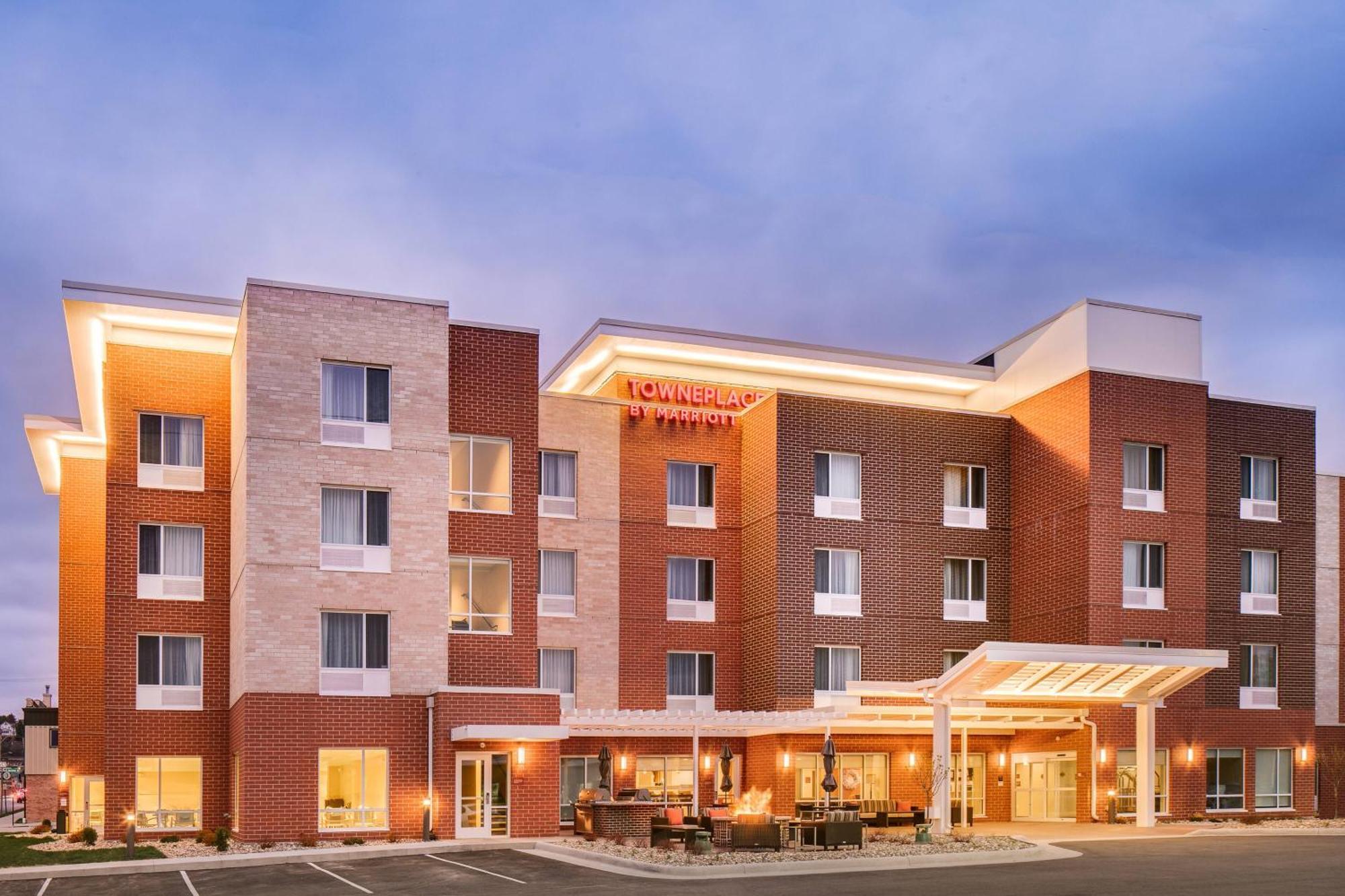 Towneplace Suites By Marriott Dubuque Downtown Exteriör bild
